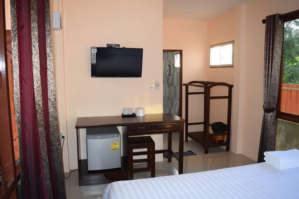 Bansuansiriwat Hotel Ban Tak Екстериор снимка